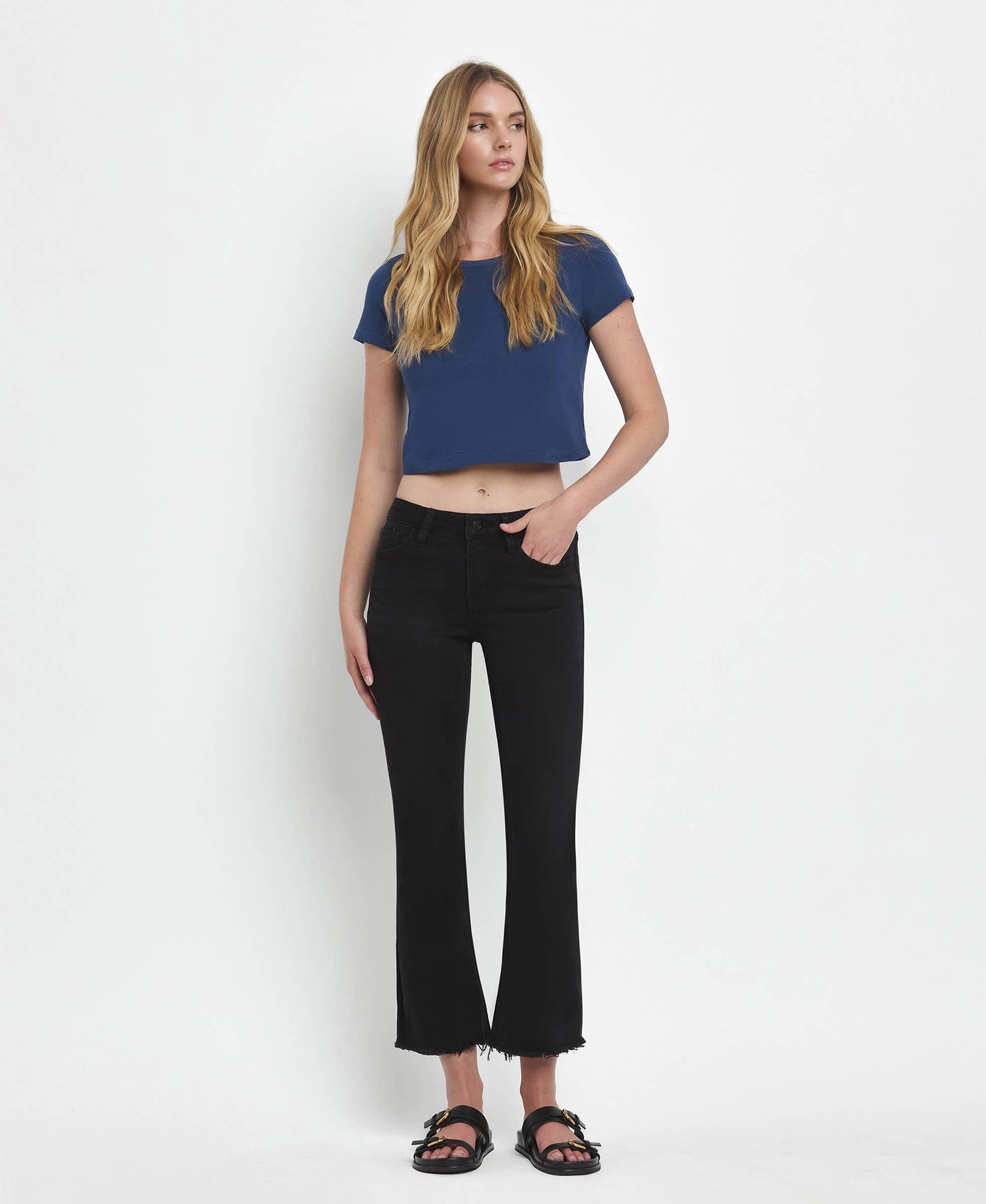 MID RISE RAW DISTRESSED HEM CROP FLARE JEANS LV1145