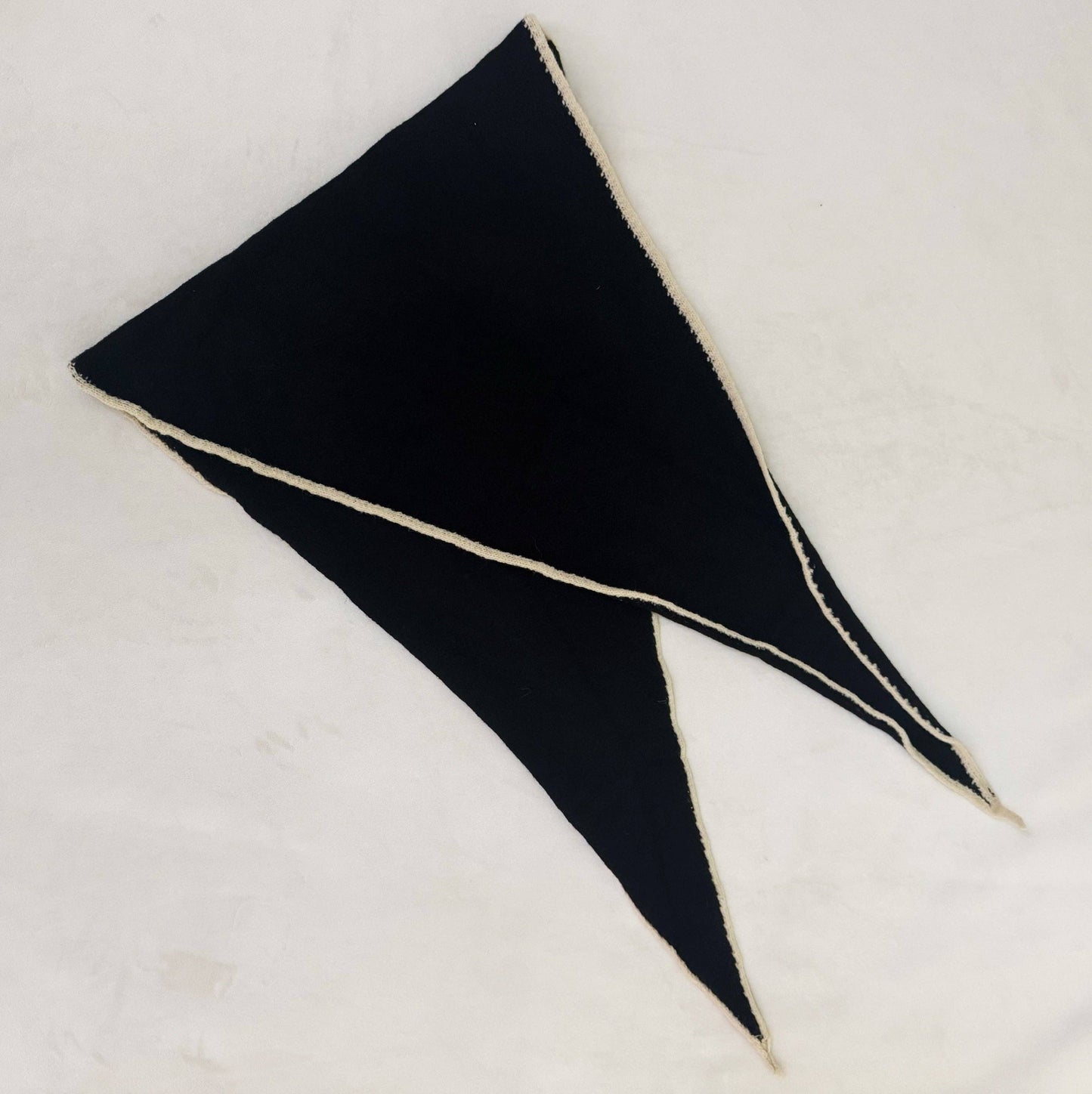 Slim Minimalist Knit Scarf – Two-Tone Cozy Yarn