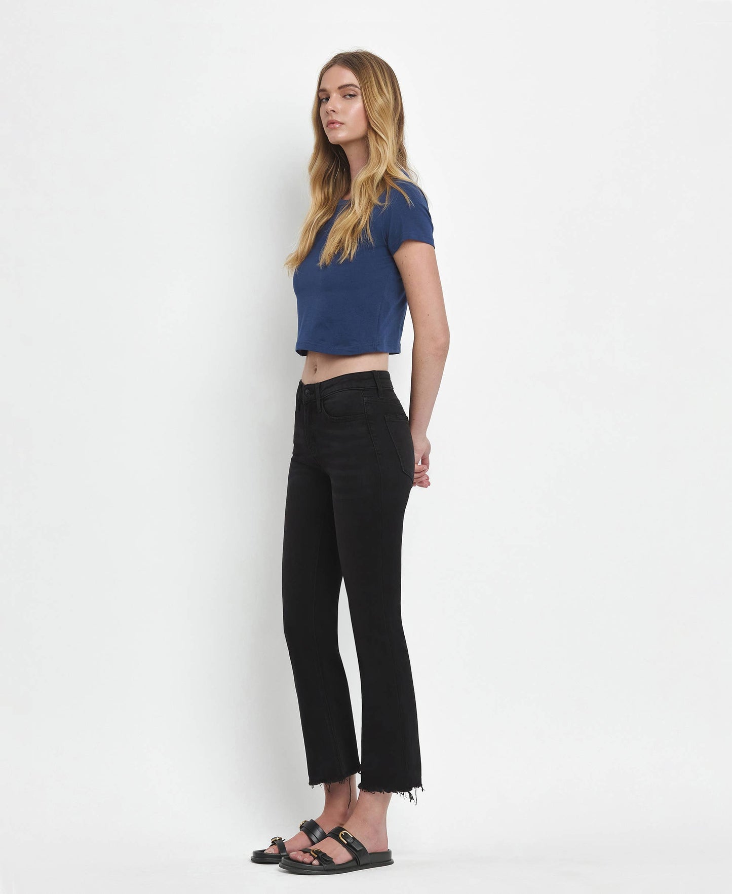 MID RISE RAW DISTRESSED HEM CROP FLARE JEANS LV1145