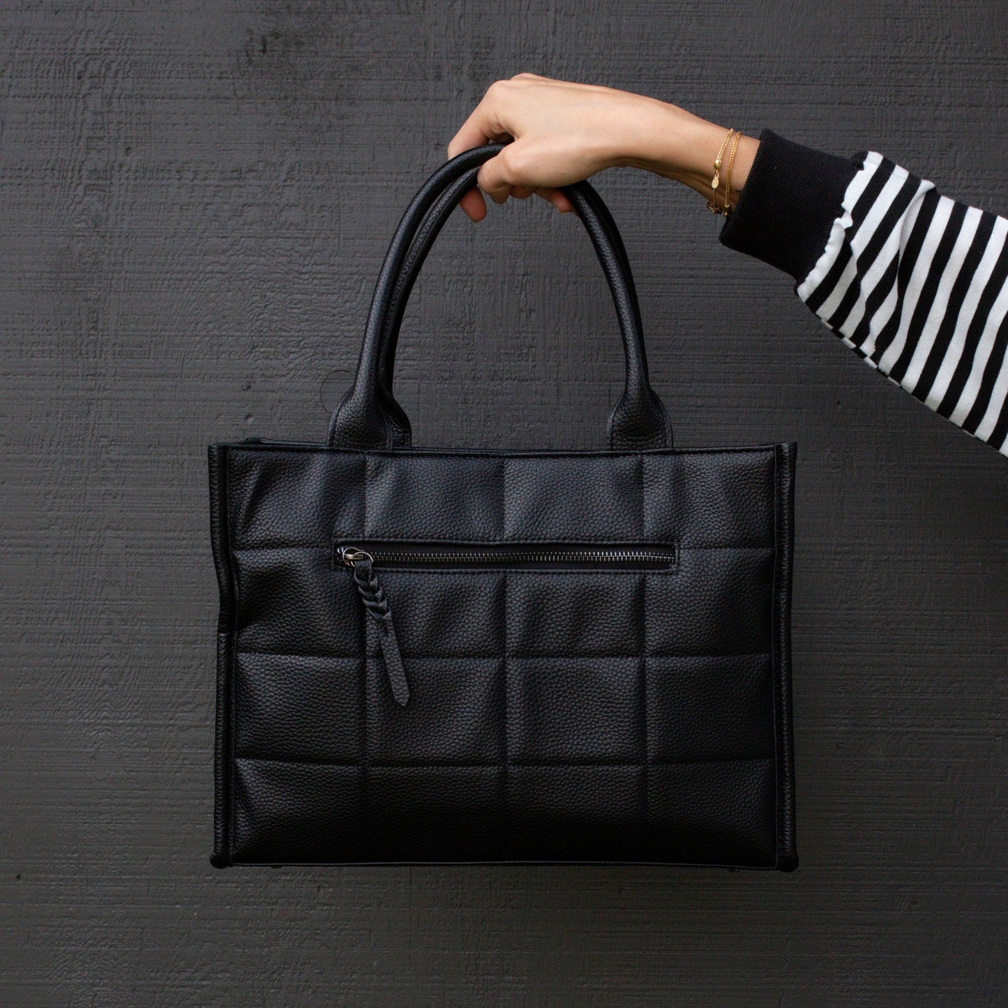 Boxy Tote MAX in Pebble Black