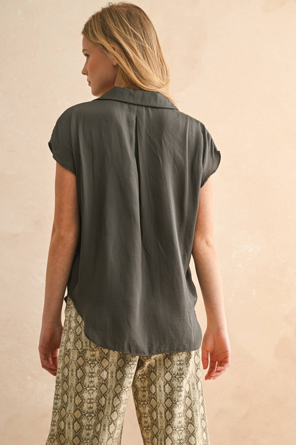 MMT1194   BUTTON DOWN CAP SLEEVE SHIRTS