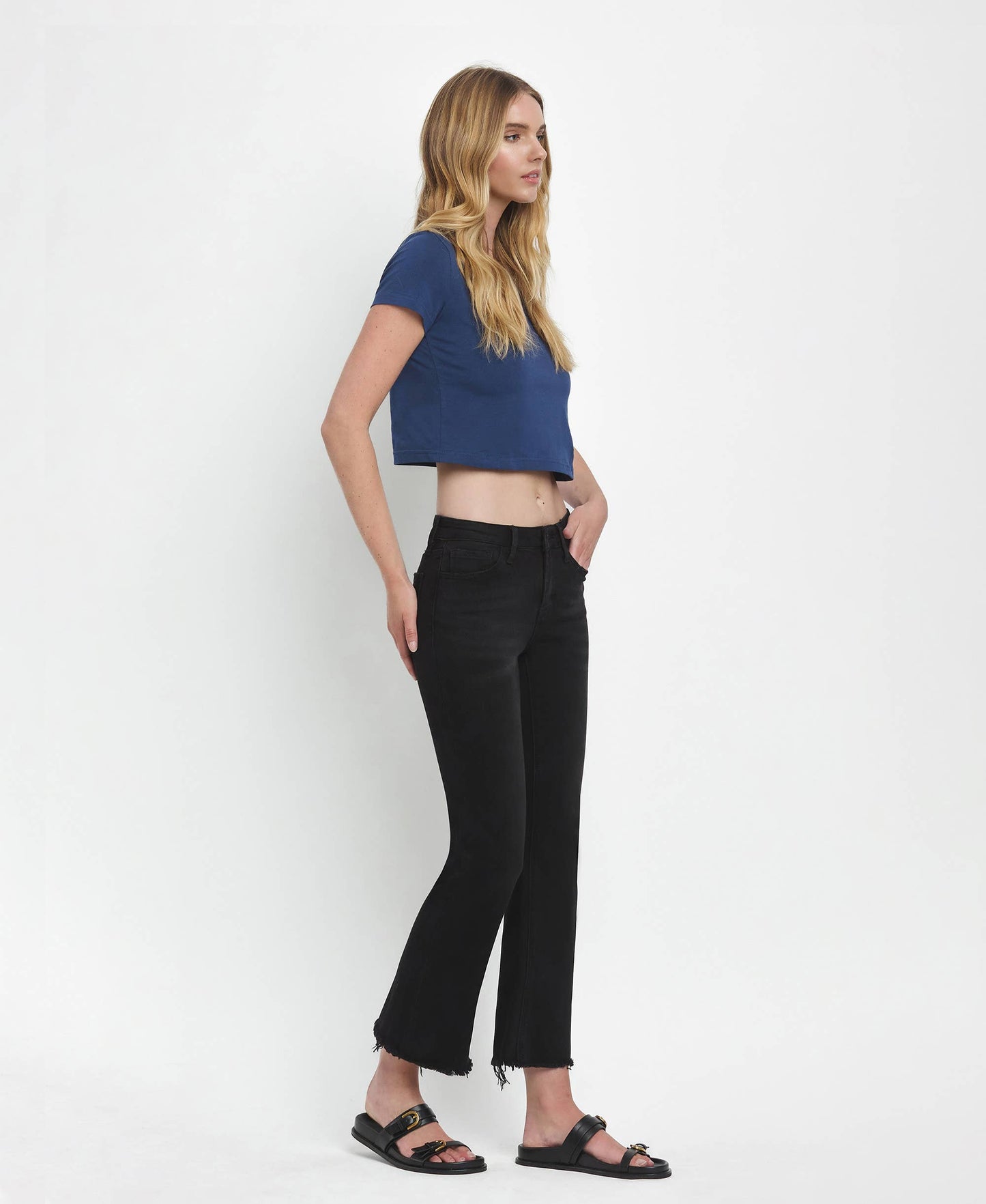 MID RISE RAW DISTRESSED HEM CROP FLARE JEANS LV1145