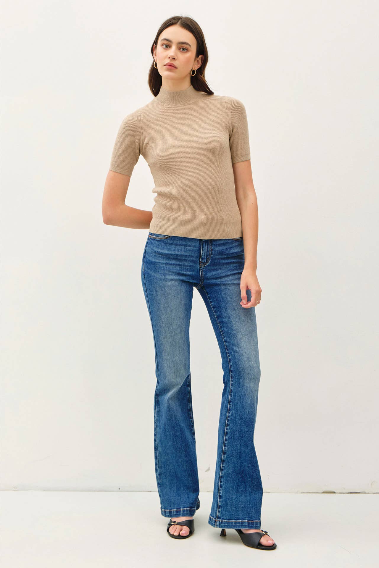 MOCK NECK SHORT SLEEVE RIBBED KNIT SWEATER