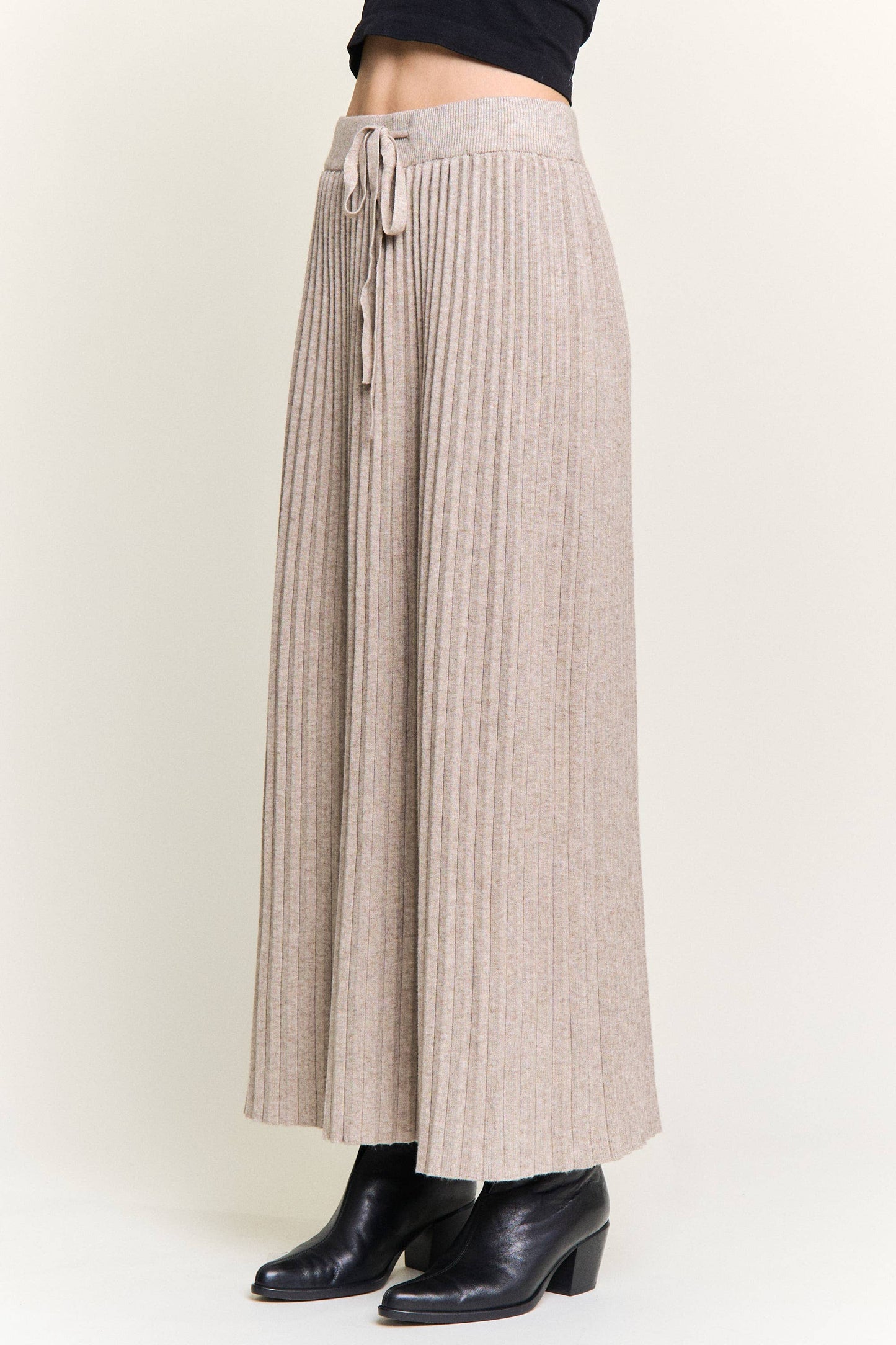 LES4155-RIBBED KNIT PLEATED MIDI SKIRT