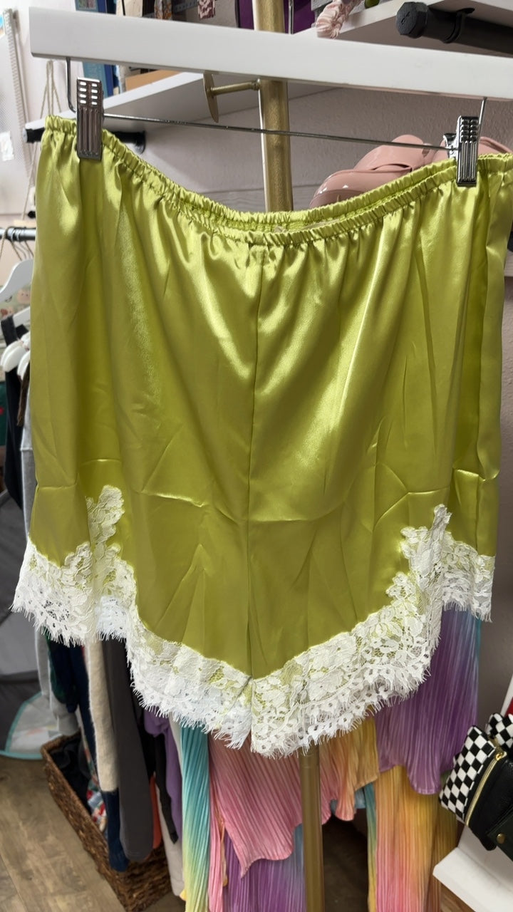 Lace Shorts Lime Green