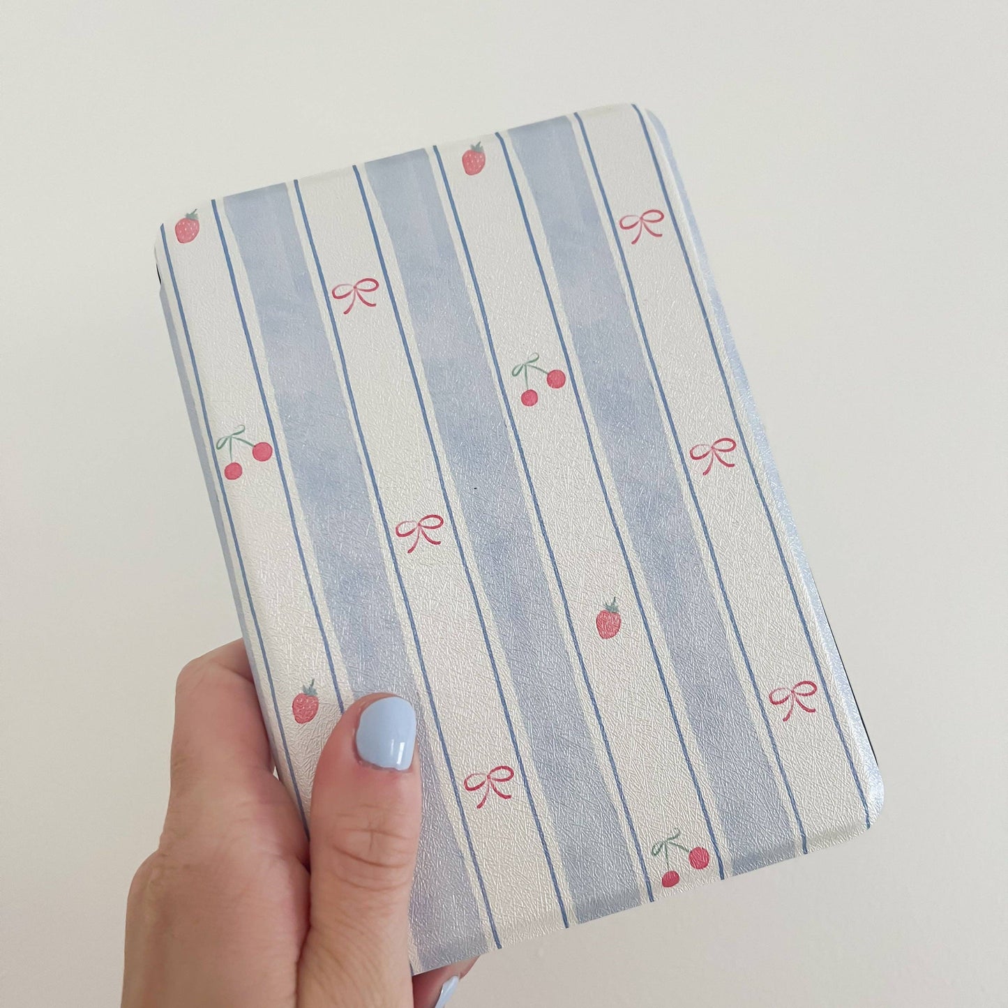 Berries & Bows Kindle Case