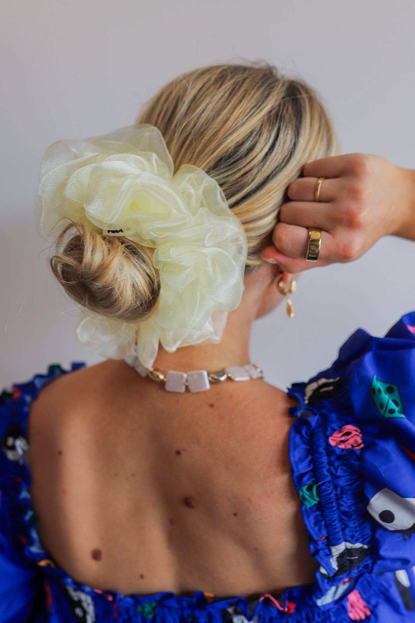 NEON JUMBO ORGANZA SCRUNCHIES