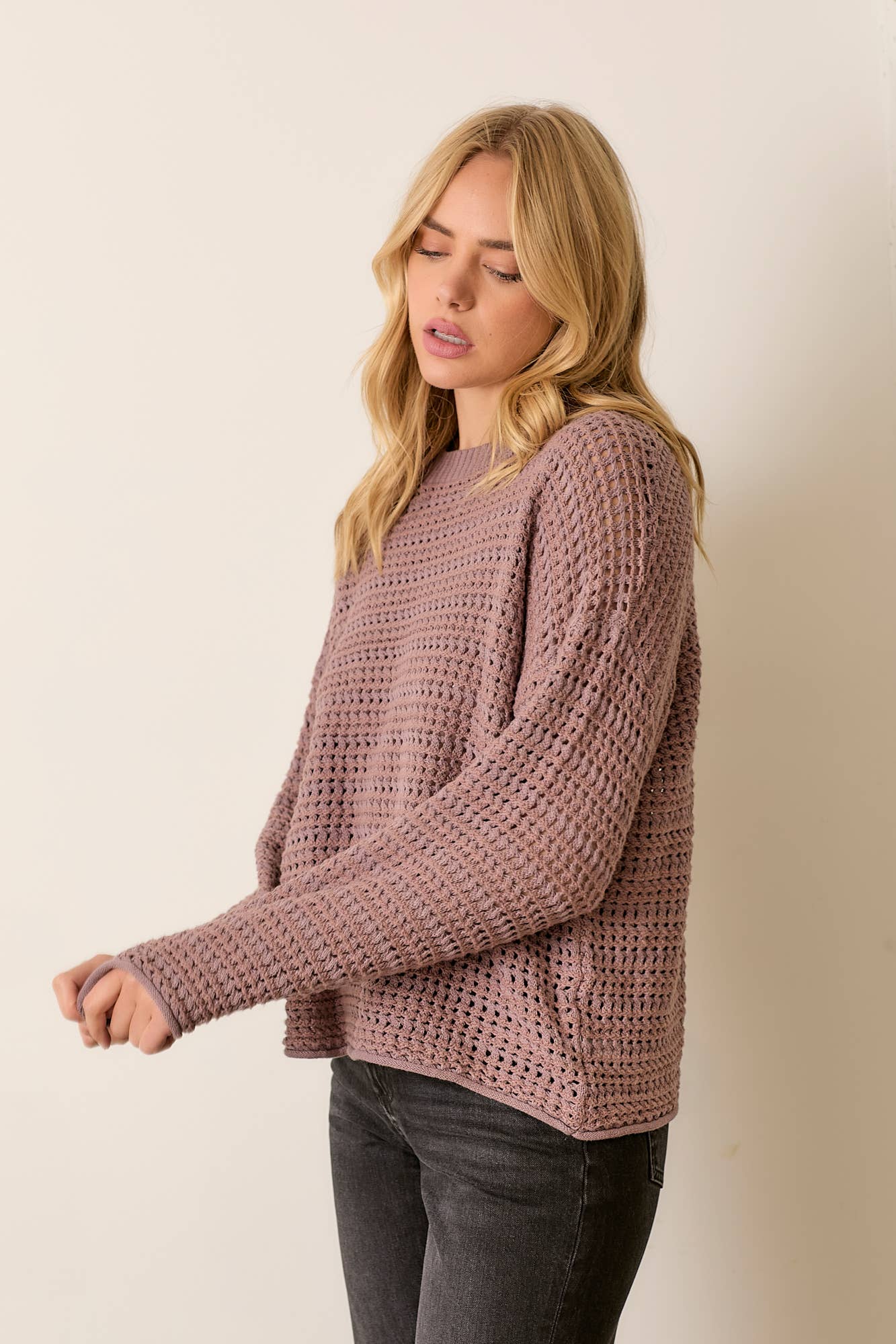 TWO TONED HOLLOW OUT SWEATER