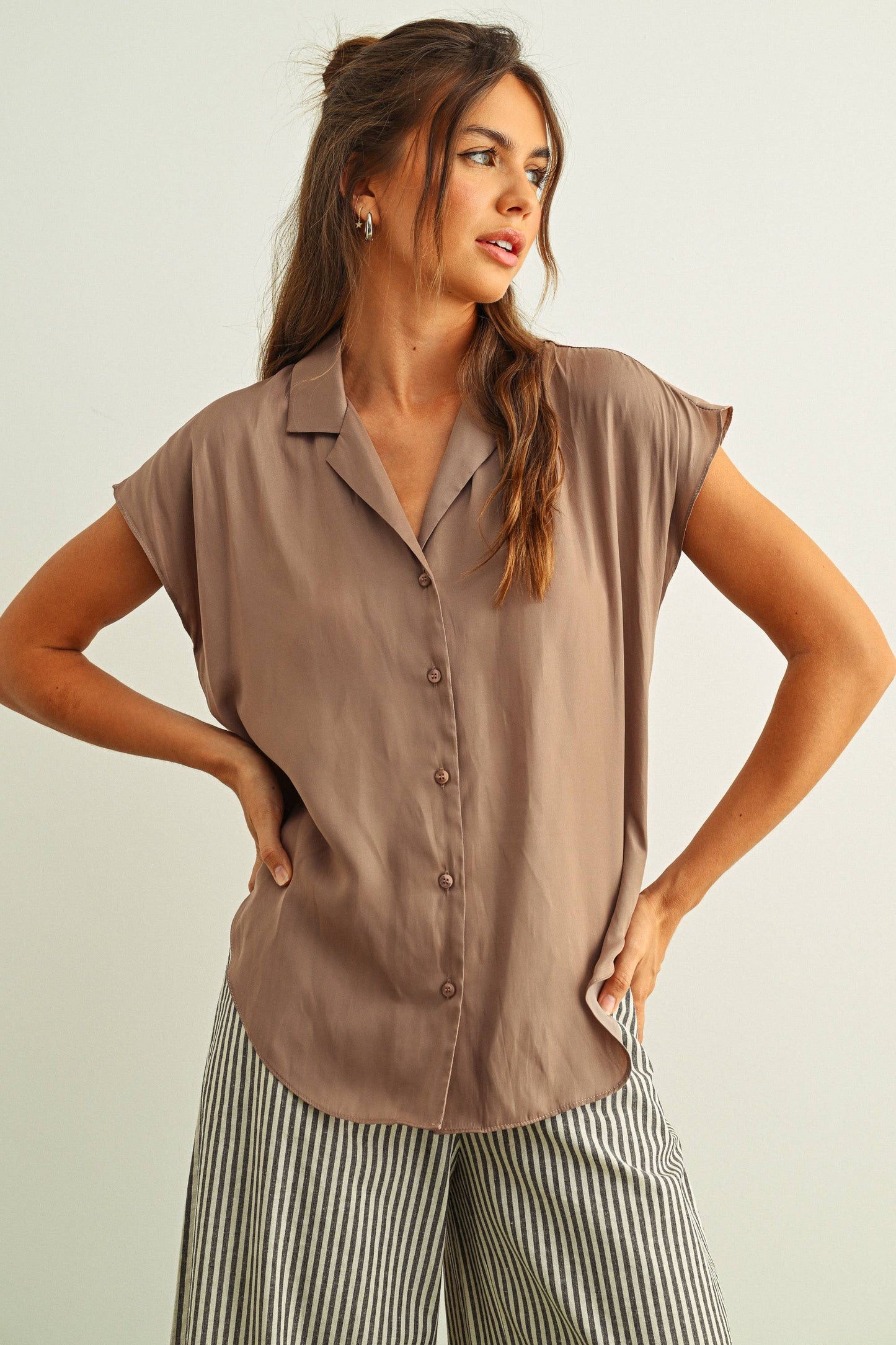 MMT1194   BUTTON DOWN CAP SLEEVE SHIRTS