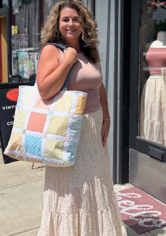 "Dainty Meadows" Quilted Tote|873