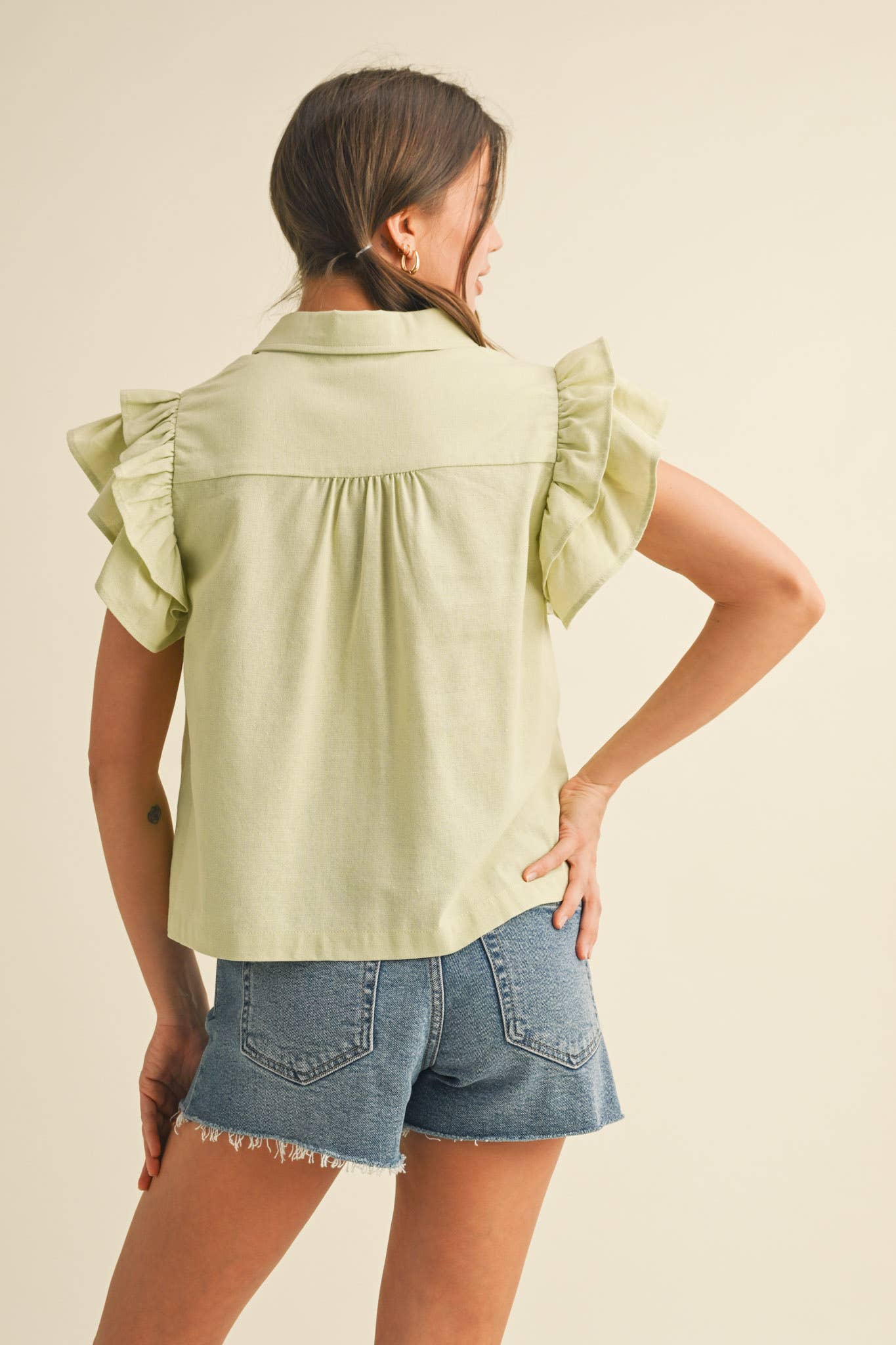 EMBROIDERED CUT OUT BUTTON DOWN TOP MTP3823