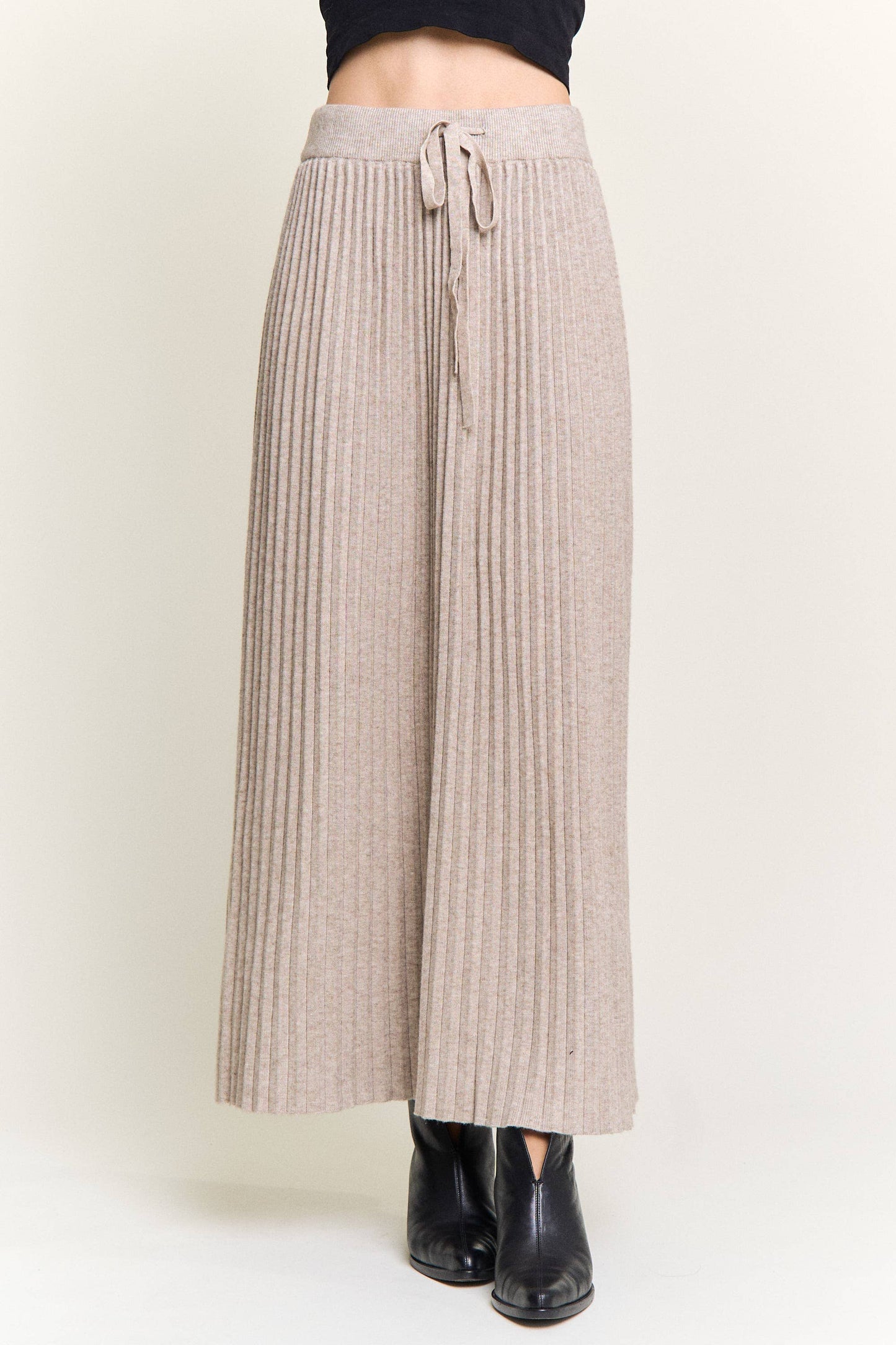 LES4155-RIBBED KNIT PLEATED MIDI SKIRT