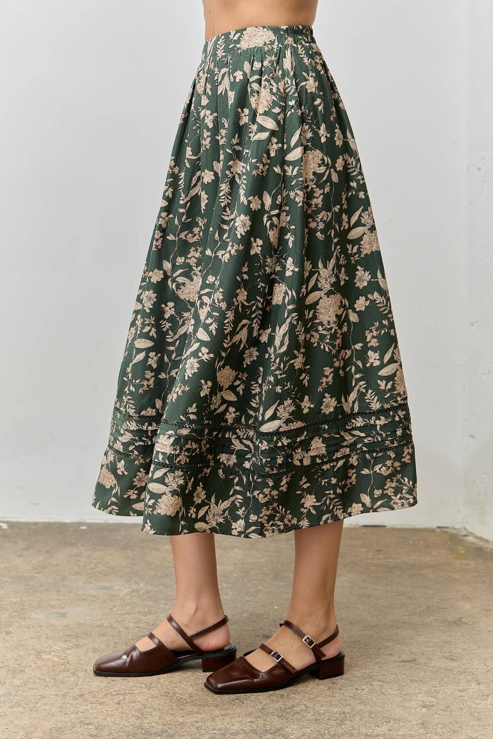 FLORAL PRINT LACE TRIM MIDI SKIRT