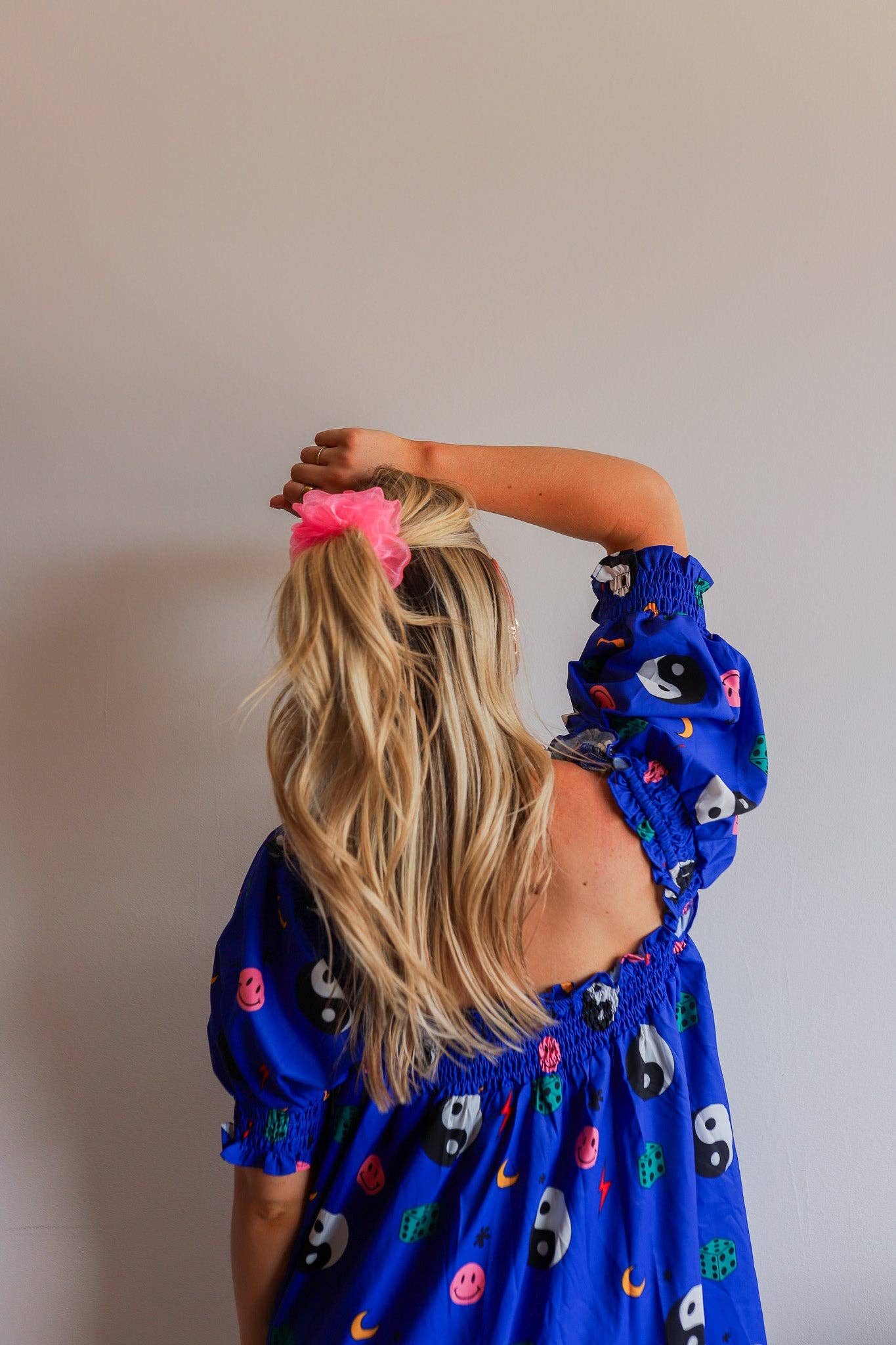 NEON MIDI ORGANZA SCRUNCHIE