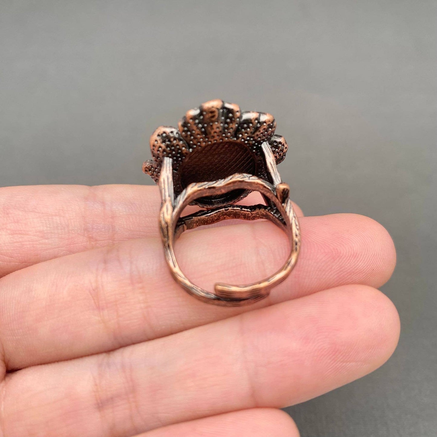 Vintage Anemousite Inlaid Bronze Flower Shape Ring - CS