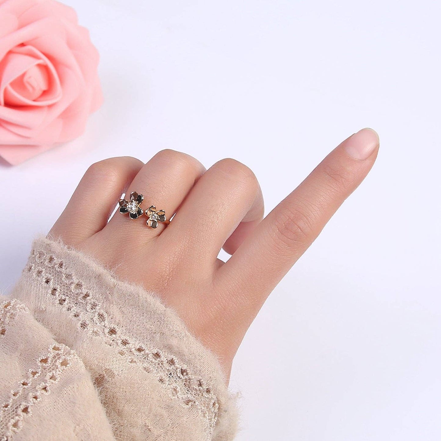 Dainty Daisy Ring in Gold / Silver Open Adjustable Flower Ring U-493