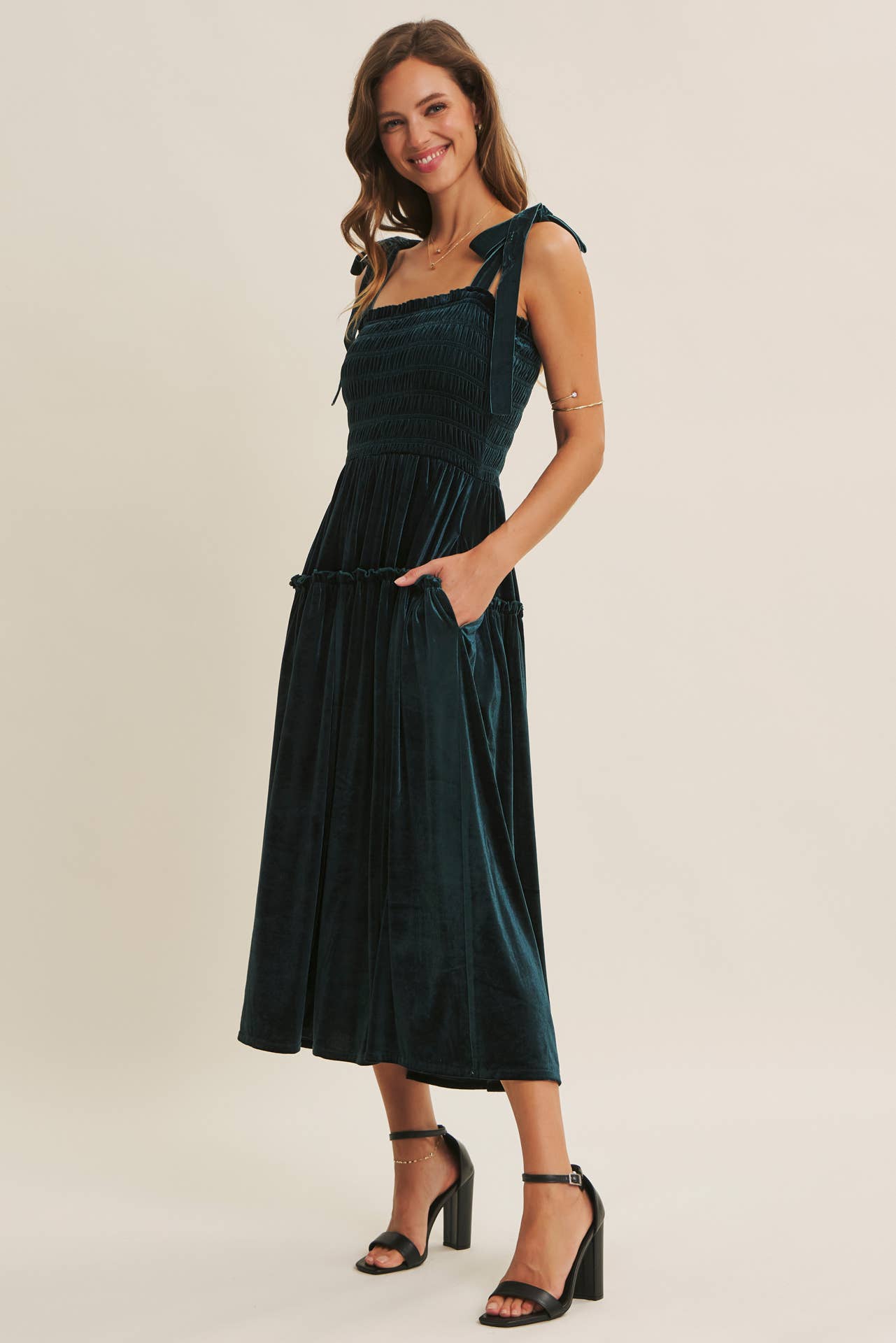 HOLIDAY CLASSIC VELVET SMOCKED MIDI DRESS WITH POCKETS