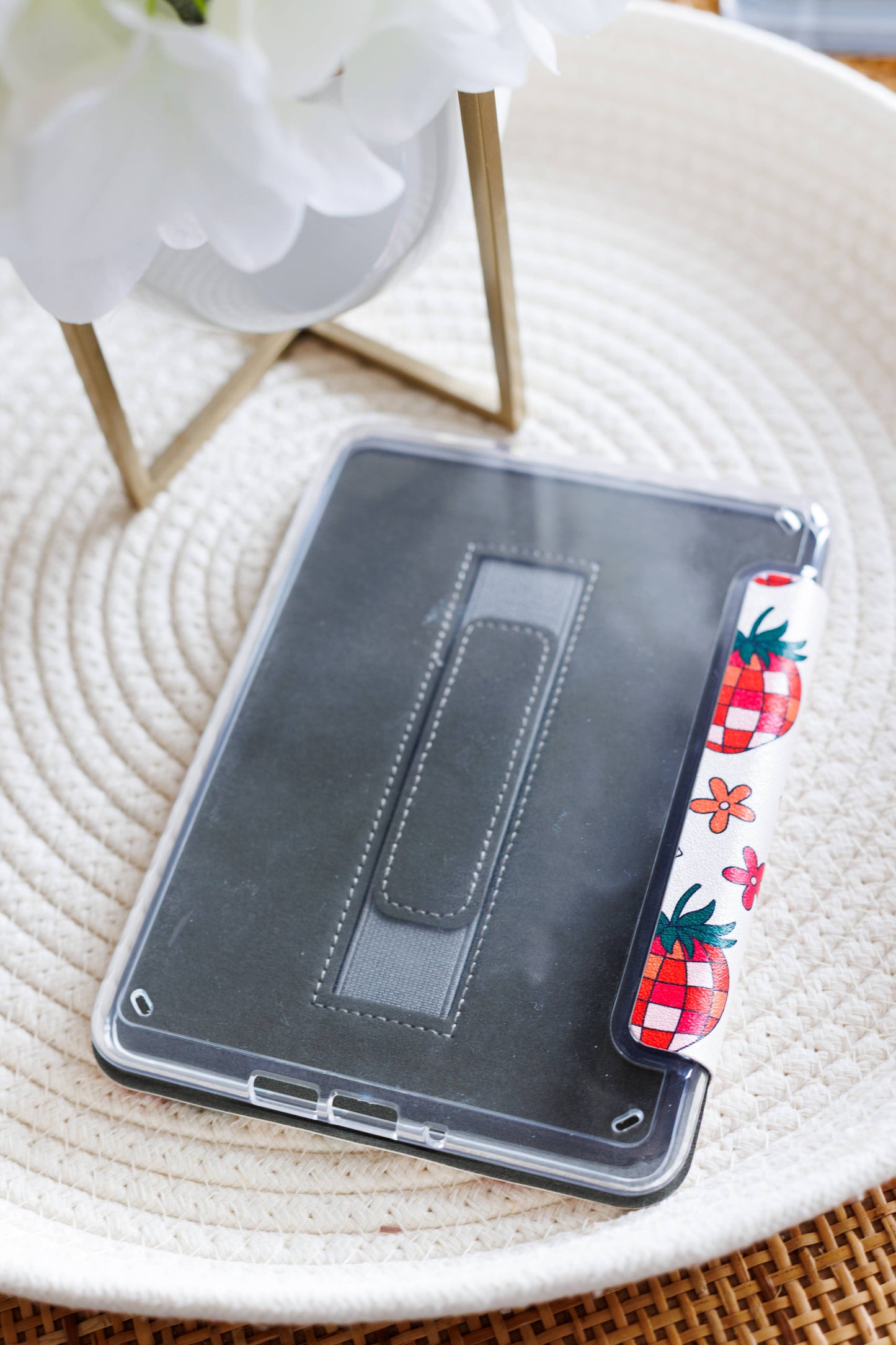 Coquette Berries Clear Back and Handstrap Kindle Case