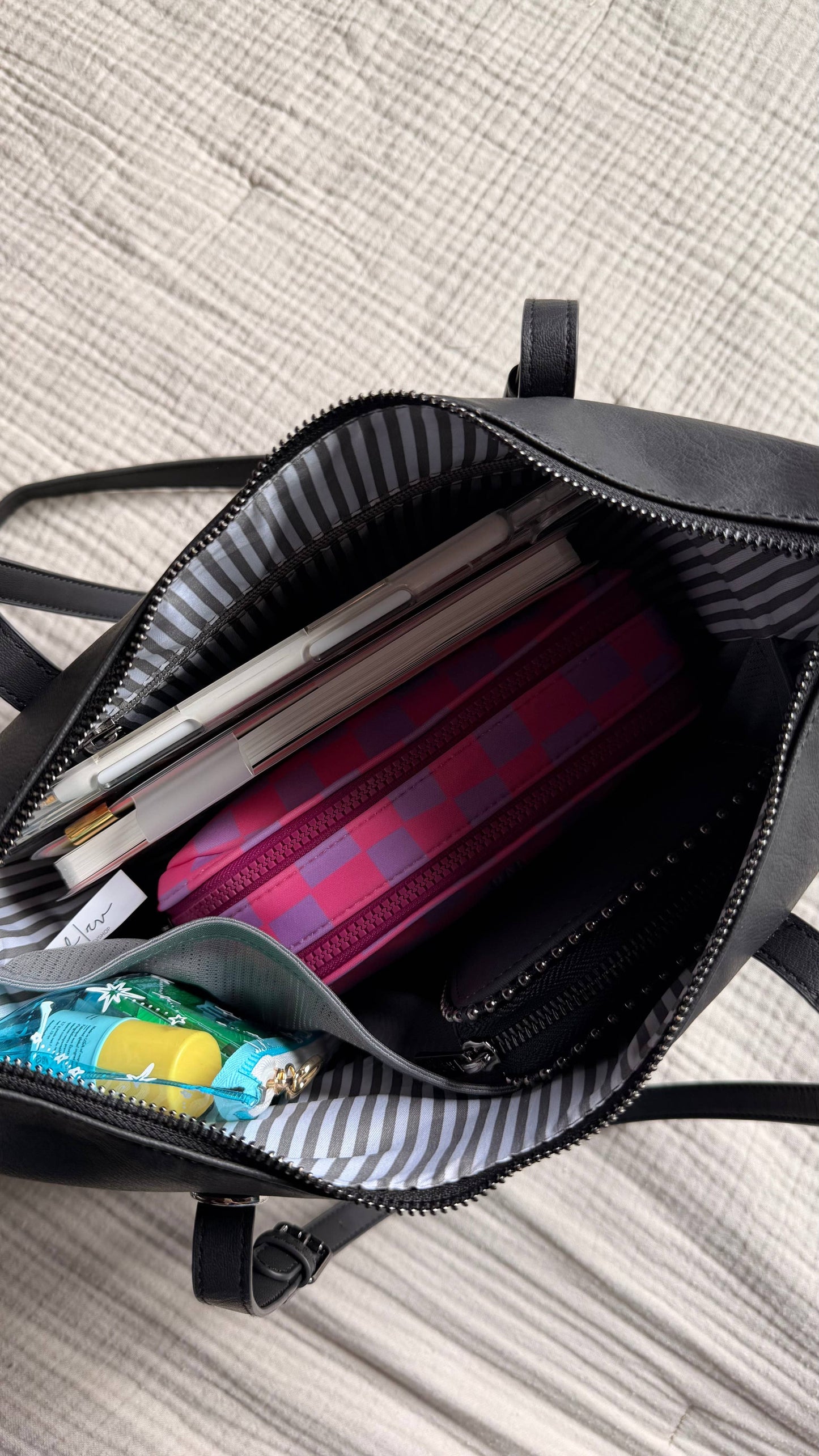 Bubble Tote in Matte Black
