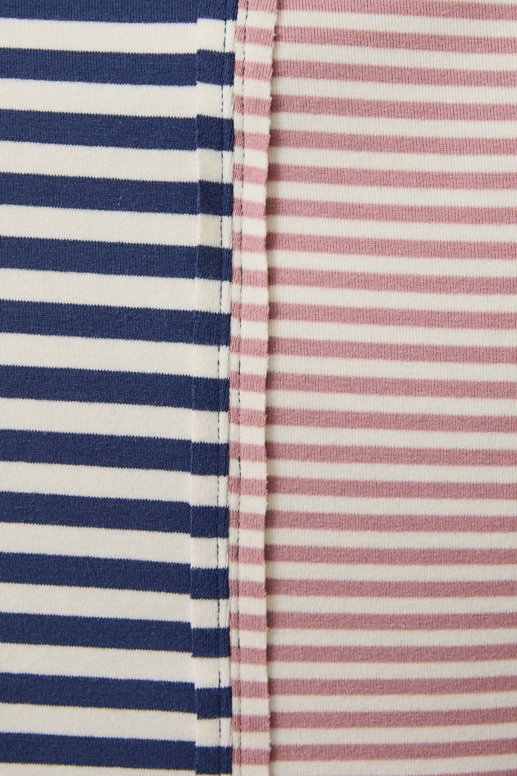 SCOOPED NECK LINE STRIPE SWEATSHIRTS