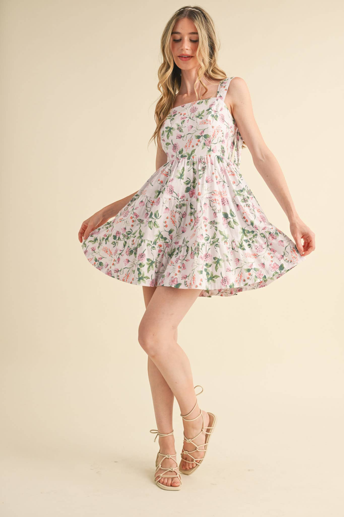FLORAL TIERED MINI DRESS WITH TYING STRAPS MDR3808