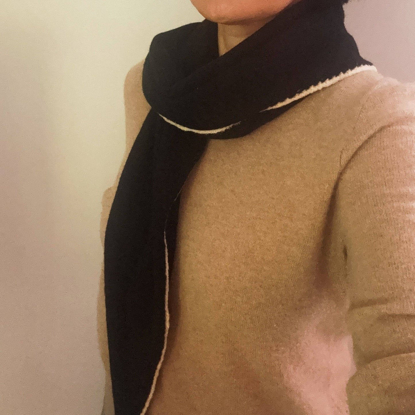 Slim Minimalist Knit Scarf – Two-Tone Cozy Yarn