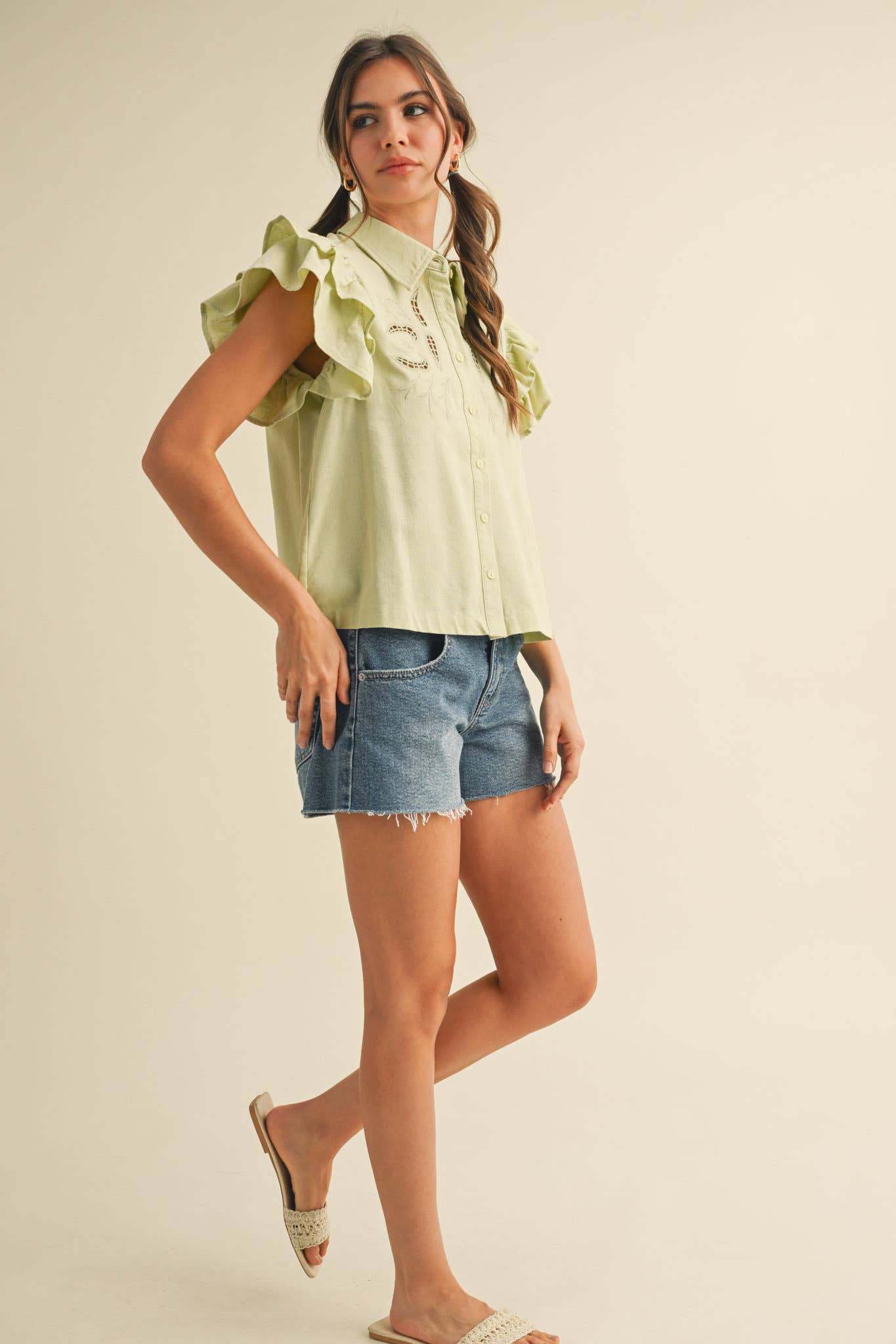 EMBROIDERED CUT OUT BUTTON DOWN TOP MTP3823