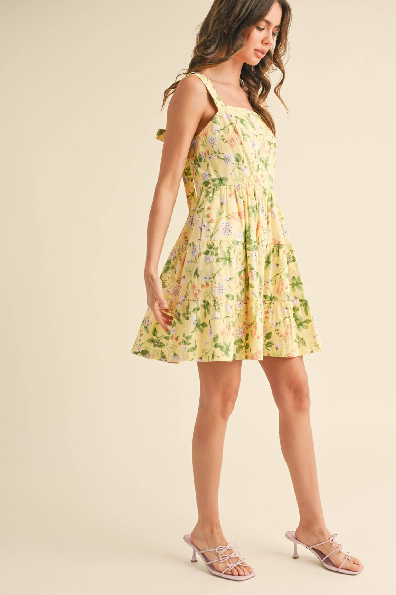 FLORAL TIERED MINI DRESS WITH TYING STRAPS MDR3808