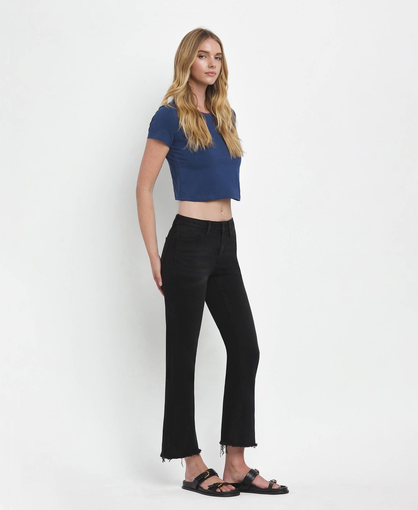 MID RISE RAW DISTRESSED HEM CROP FLARE JEANS LV1145