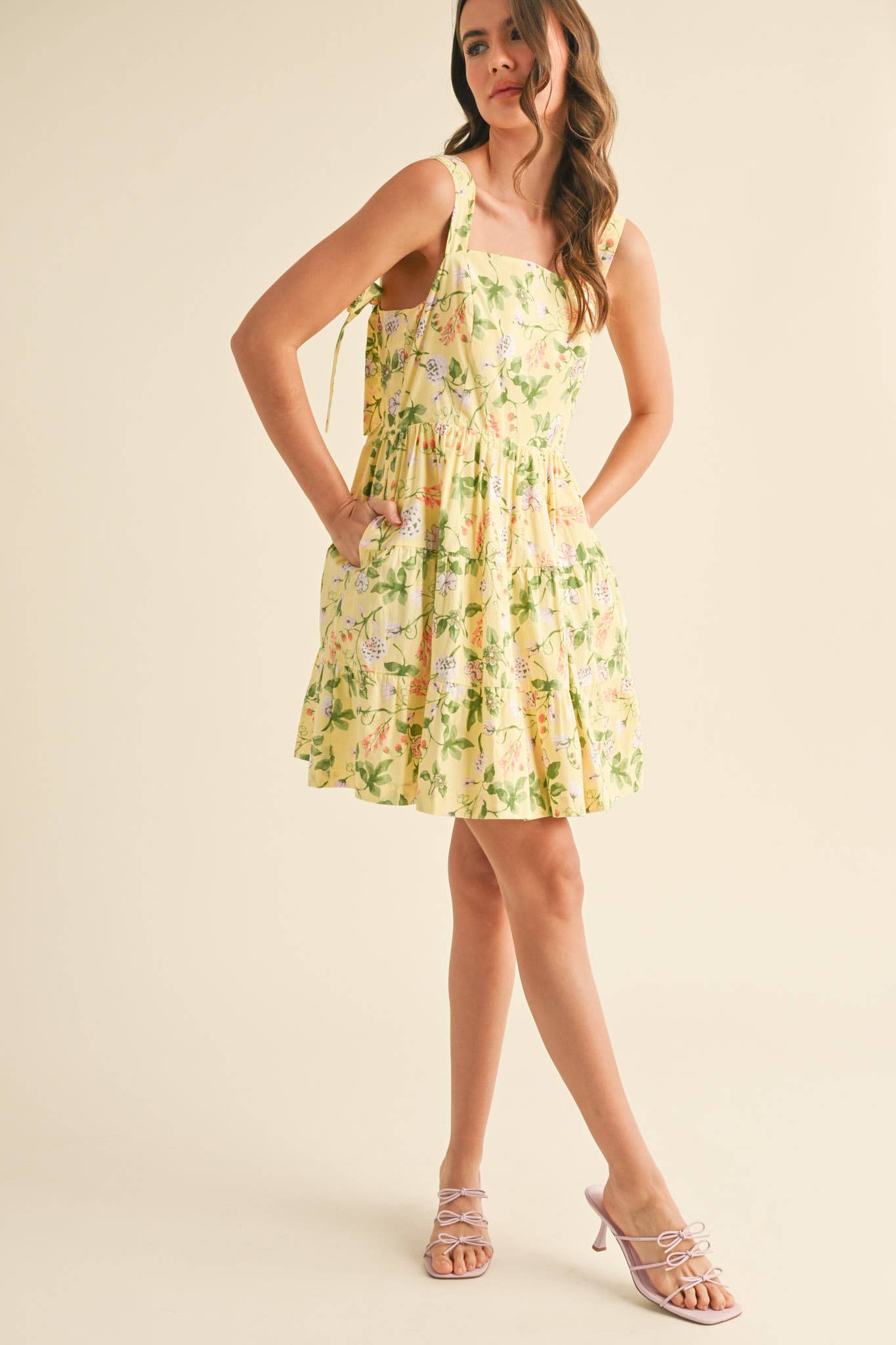 FLORAL TIERED MINI DRESS WITH TYING STRAPS MDR3808