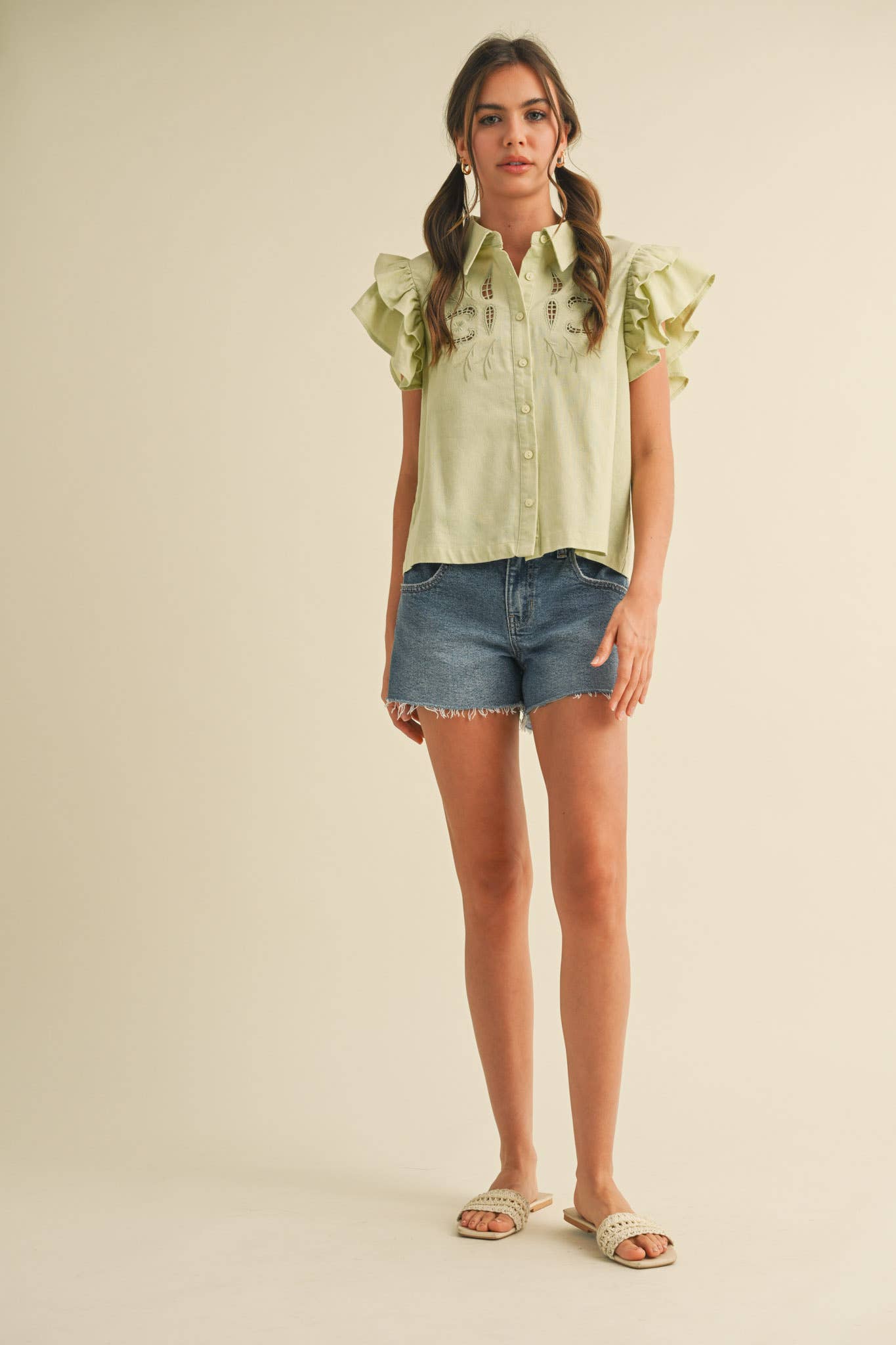 EMBROIDERED CUT OUT BUTTON DOWN TOP MTP3823