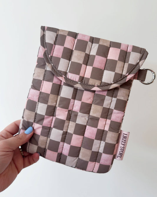 Sage Checkered E-Reader Puffer Sleeve