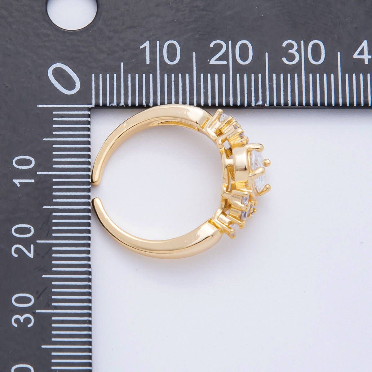 18K Gold Filled Clear CZ Oval Round Cluster Solitaire Ring | O362
