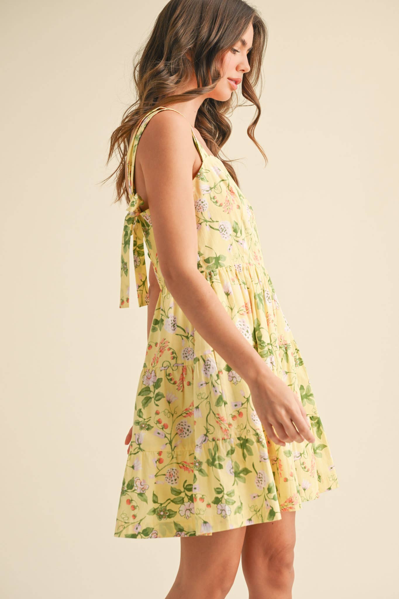 FLORAL TIERED MINI DRESS WITH TYING STRAPS MDR3808