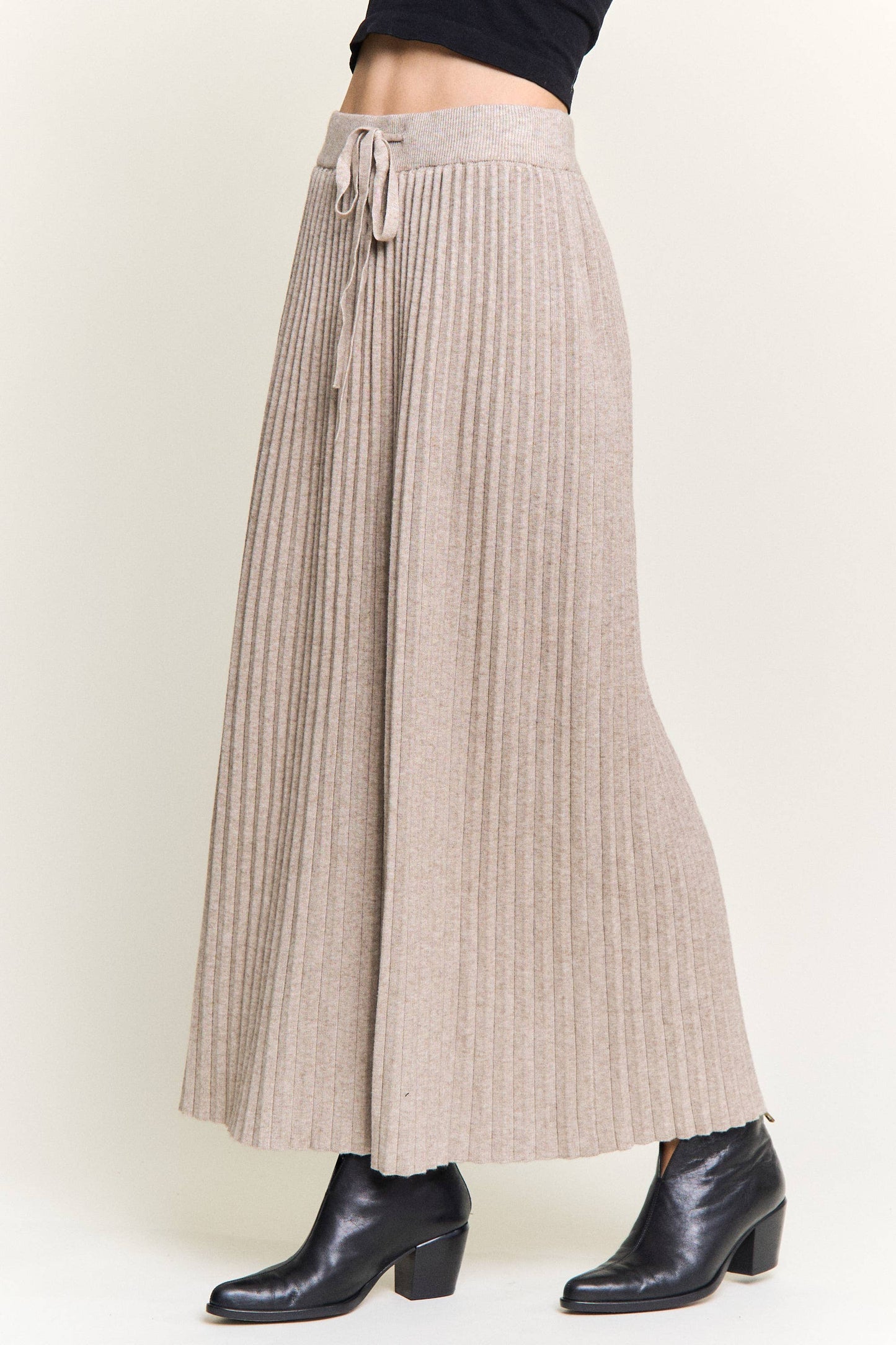 LES4155-RIBBED KNIT PLEATED MIDI SKIRT