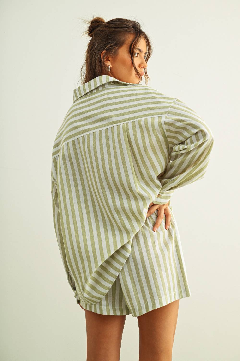 P6384ST   STRIPED ELASTIC BAND WAIST SHORTS
