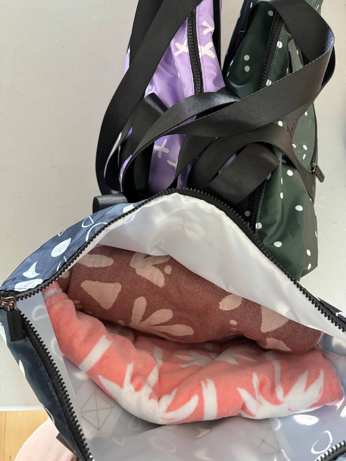 Packable Tote in Purple X