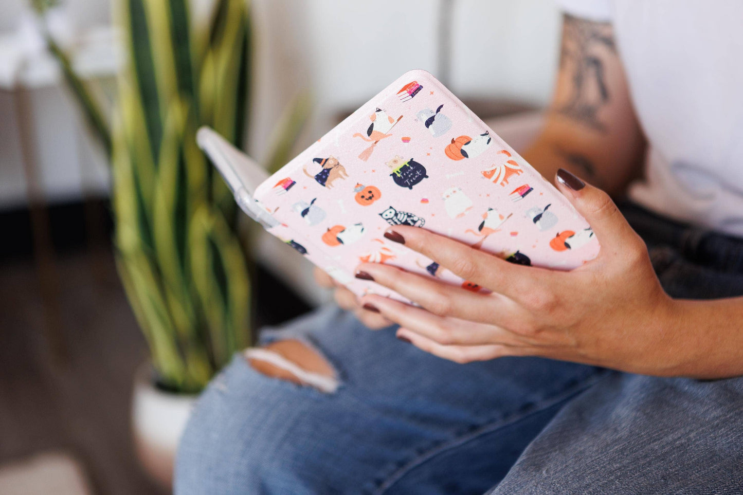 Halloween Cats Kindle Case | Clear Back w/ Handstrap