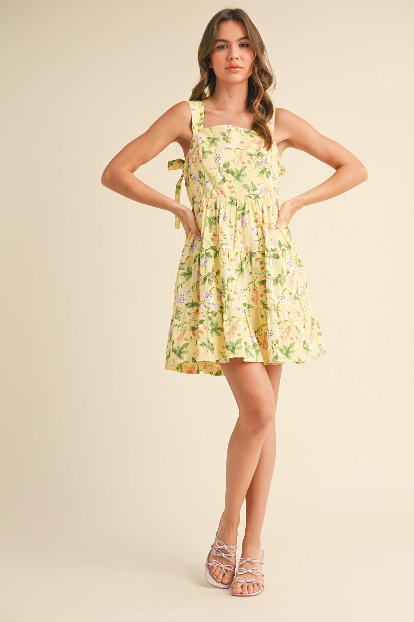 FLORAL TIERED MINI DRESS WITH TYING STRAPS MDR3808