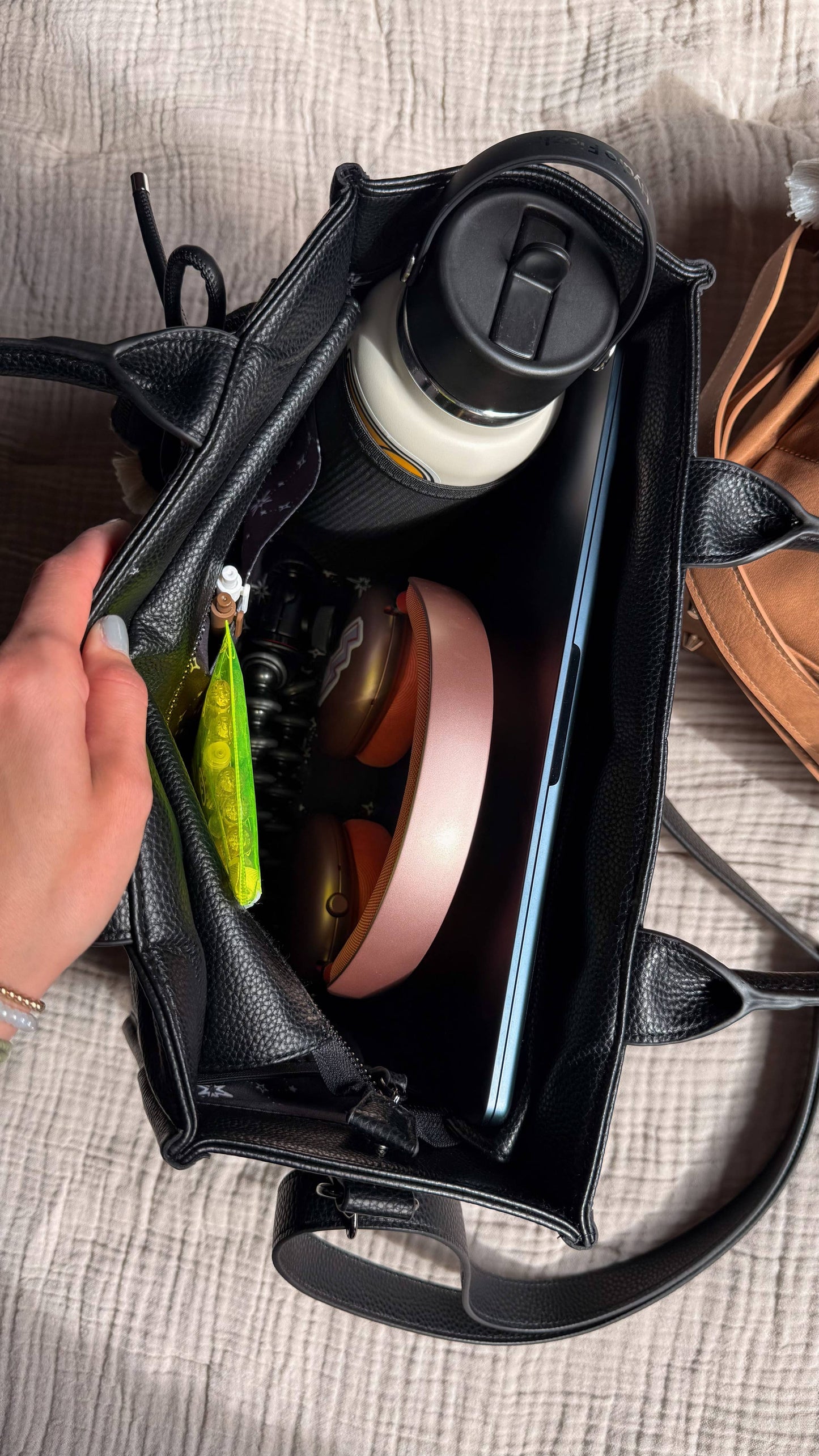 Boxy Tote MAX in Pebble Black